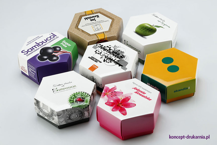 Zdjęcie prezentuje 7 różnych projektów firmowych pudełeczek HEXABOX.