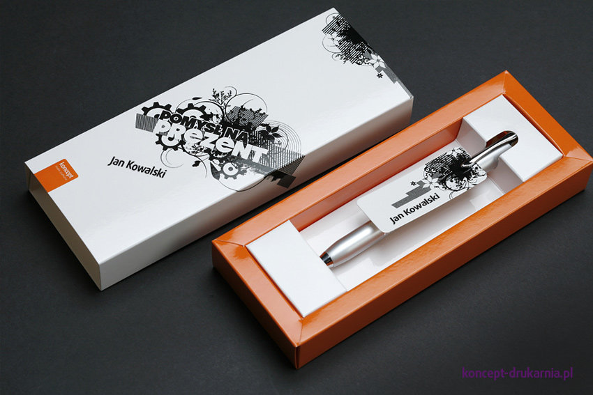 Etui na długopis lub piuro z dowolnym nadrukiem to idealny pomysł na elegancki prezent.